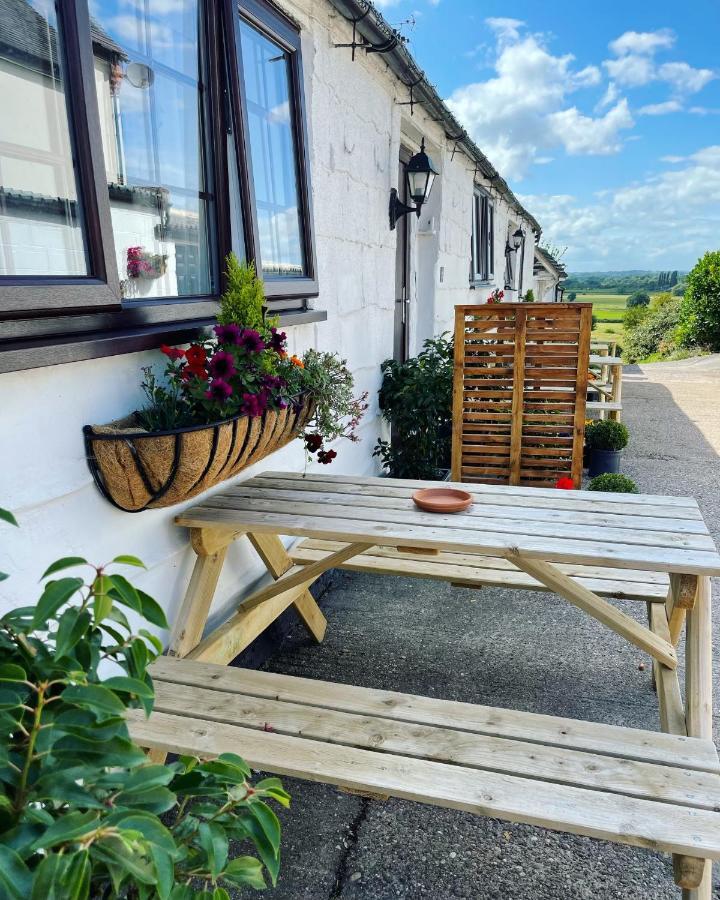 Little Park Holiday Homes Self Catering Cottages 1 & 2 Bedrooms Available Close To Tutbury Castle Exteriör bild