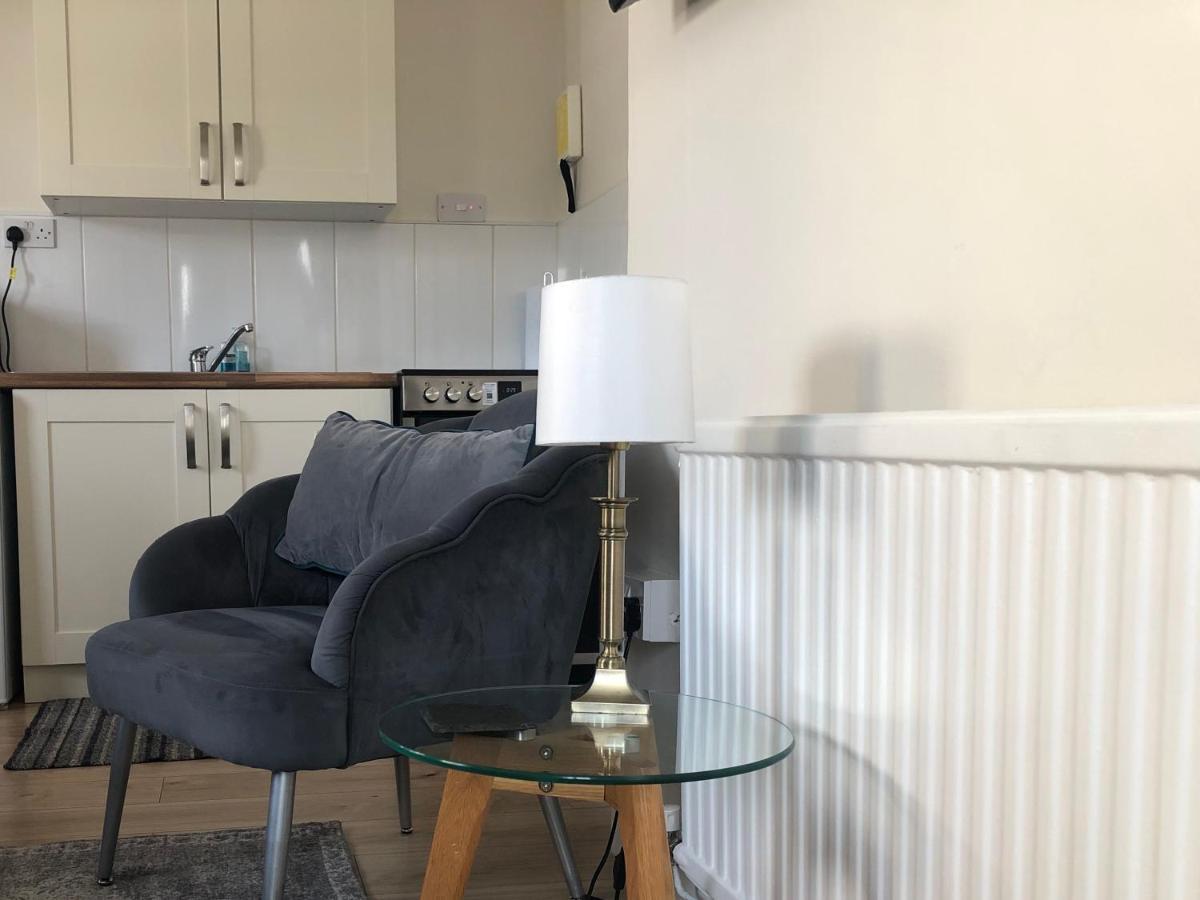 Little Park Holiday Homes Self Catering Cottages 1 & 2 Bedrooms Available Close To Tutbury Castle Exteriör bild