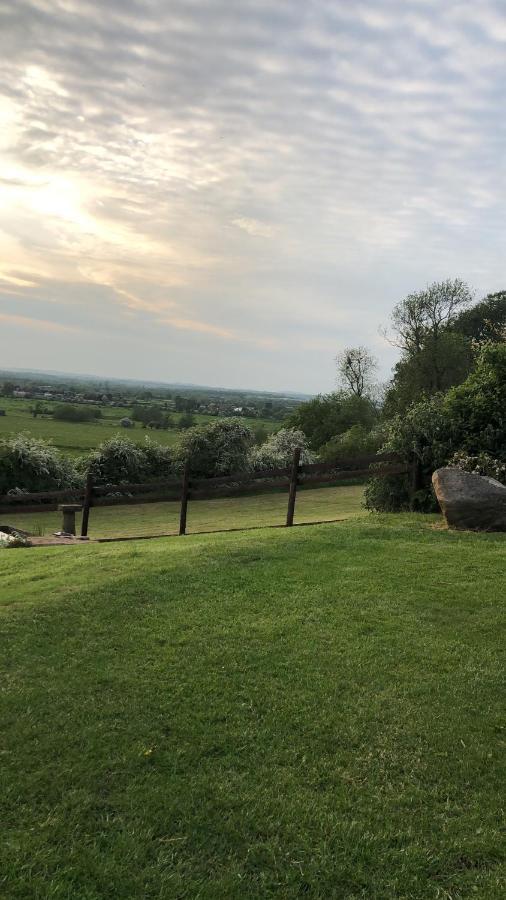 Little Park Holiday Homes Self Catering Cottages 1 & 2 Bedrooms Available Close To Tutbury Castle Exteriör bild