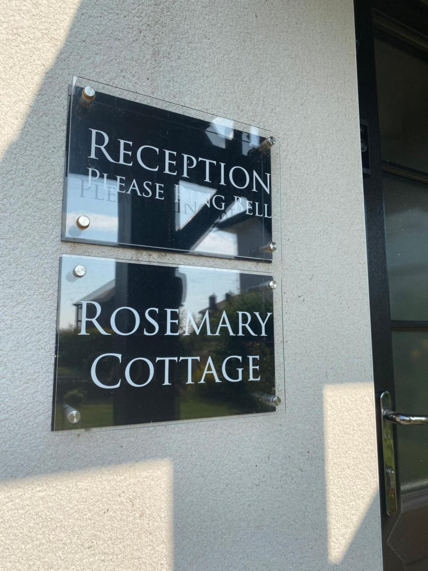 Little Park Holiday Homes Self Catering Cottages 1 & 2 Bedrooms Available Close To Tutbury Castle Exteriör bild
