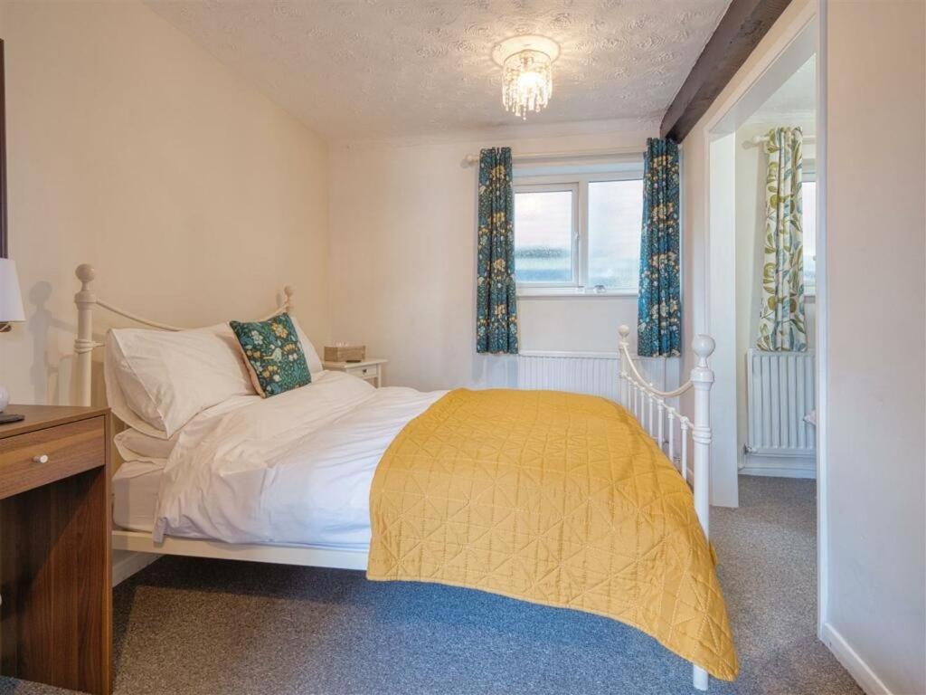 Little Park Holiday Homes Self Catering Cottages 1 & 2 Bedrooms Available Close To Tutbury Castle Exteriör bild
